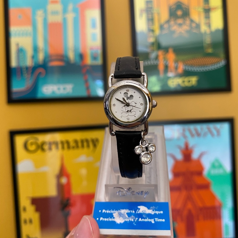 Disney Vintage Mickey Mouse Wrist Watch MC0229